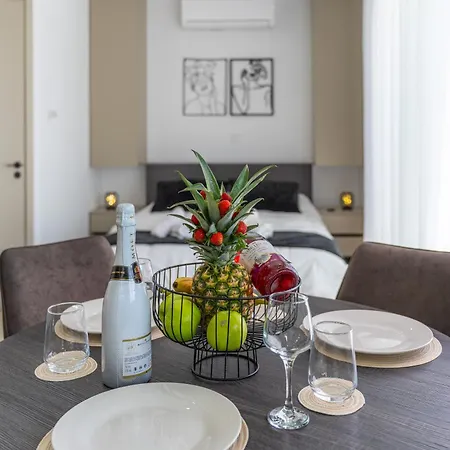Apartament Skyline Luxury Studio, Ermou Walking Distance To Finikoudes *