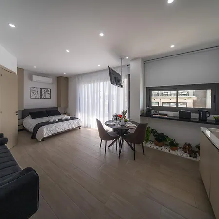 Skyline Luxury Studio, Ermou Walking Distance To Finikoudes *
