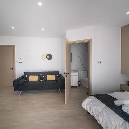 Skyline Luxury Studio, Ermou By Finikoudes
