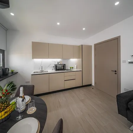 Skyline Luxury Studio, Ermou By Finikoudes