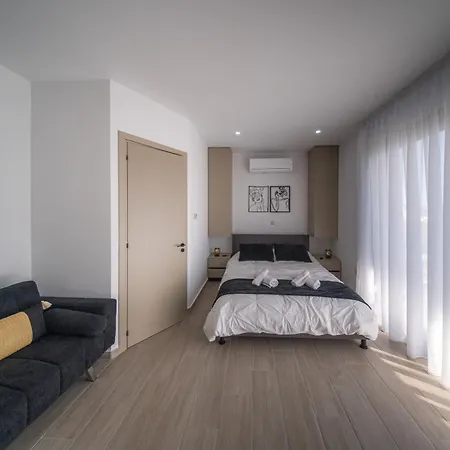 Skyline Luxury Studio, Ermou Walking Distance To Finikoudes Apartament Larnaca