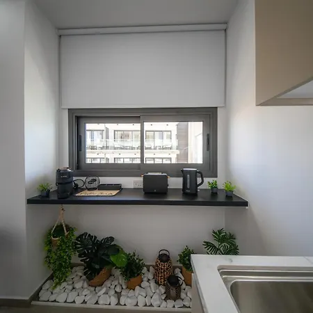 Skyline Luxury Studio, Ermou By Finikoudes Apartament *