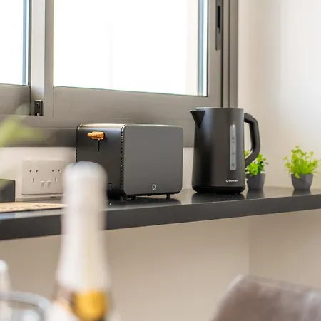 Skyline Luxury Studio, Ermou Walking Distance To Finikoudes