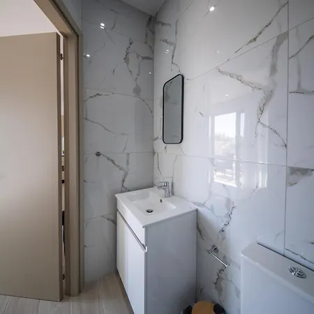 Skyline Luxury Studio, Ermou Walking Distance To Finikoudes *