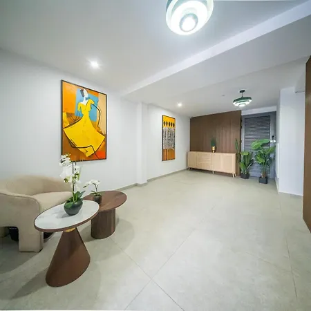 Skyline Luxury Studio, Ermou Walking Distance To Finikoudes *