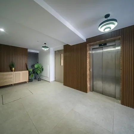 Skyline Luxury Studio, Ermou Walking Distance To Finikoudes Larnaca